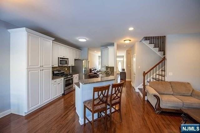 1705 Whitney Ln - Photo 4 of 24