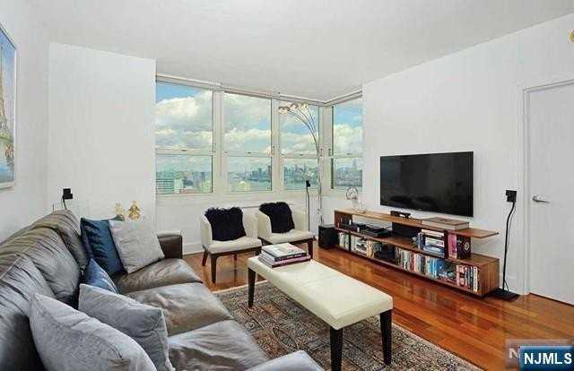 88 Morgan St - Photo 5 of 14