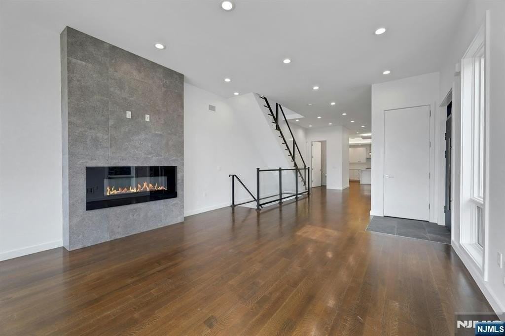 714 Undercliff Ave - Photo 7 of 45