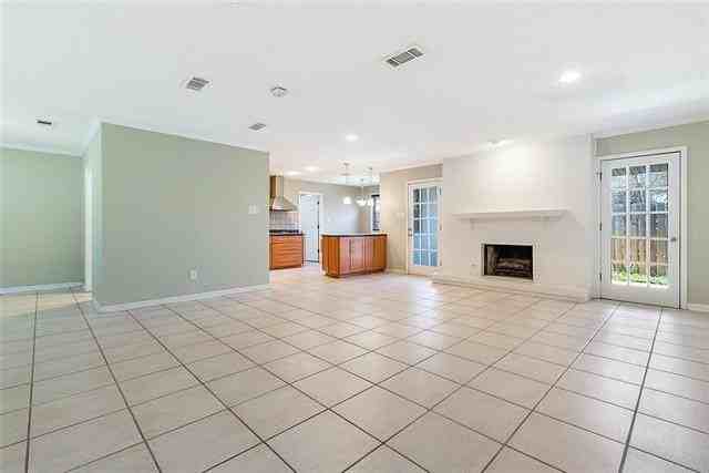 4917 Rye St - Photo 3 of 14