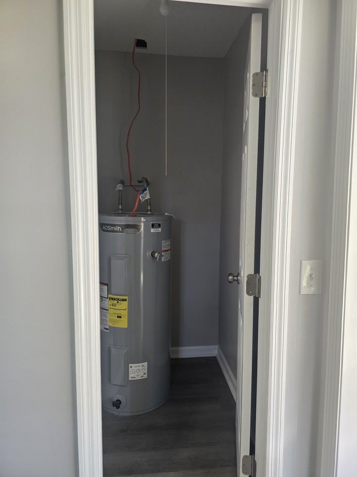 838 Northside Dr E #2 - Photo 4 of 8