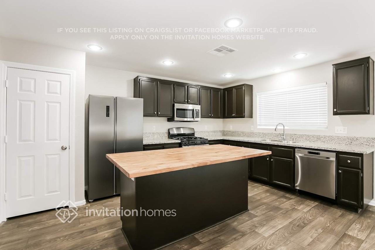 4946 Volcanic Rock Ln - Photo 5 of 14