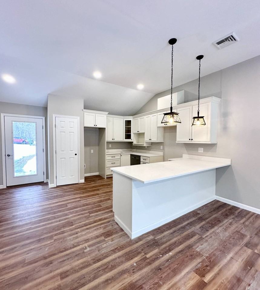 521 Middleline Rd #2 - Photo 3 of 14