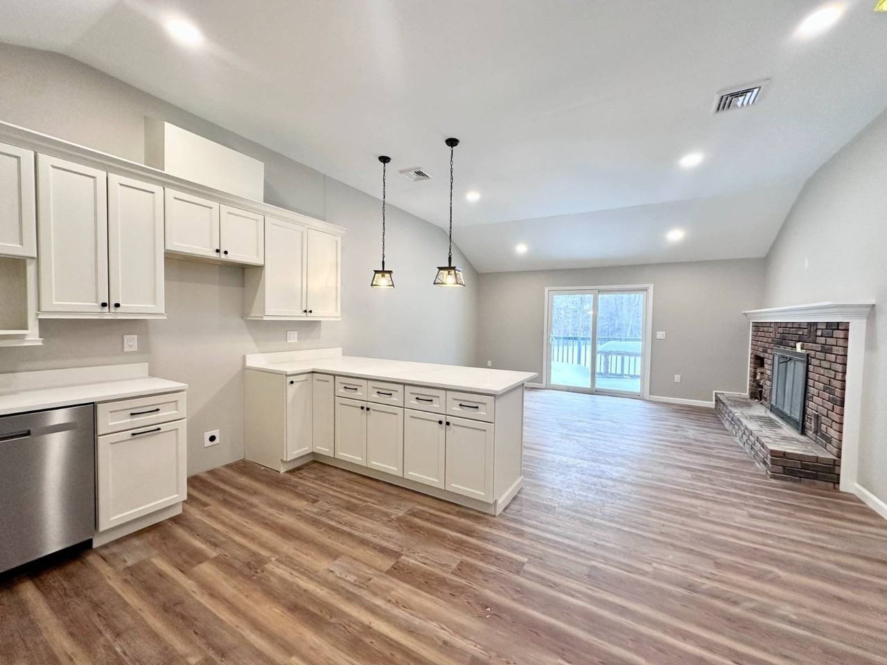 521 Middleline Rd #2 - Photo 4 of 14