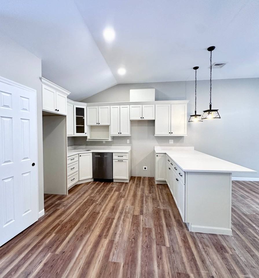 521 Middleline Rd #2 - Photo 5 of 14