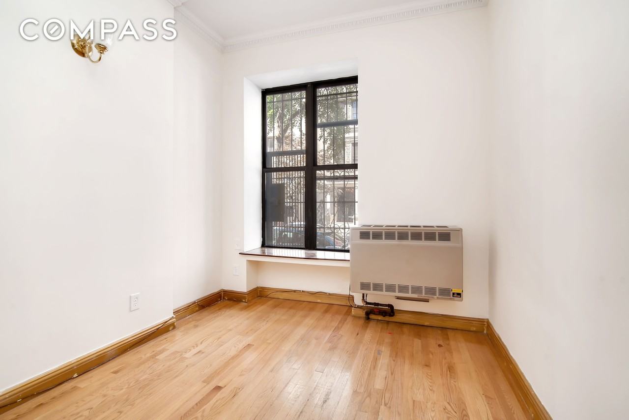 126 E 83rd St #A6 - Photo 2 of 5