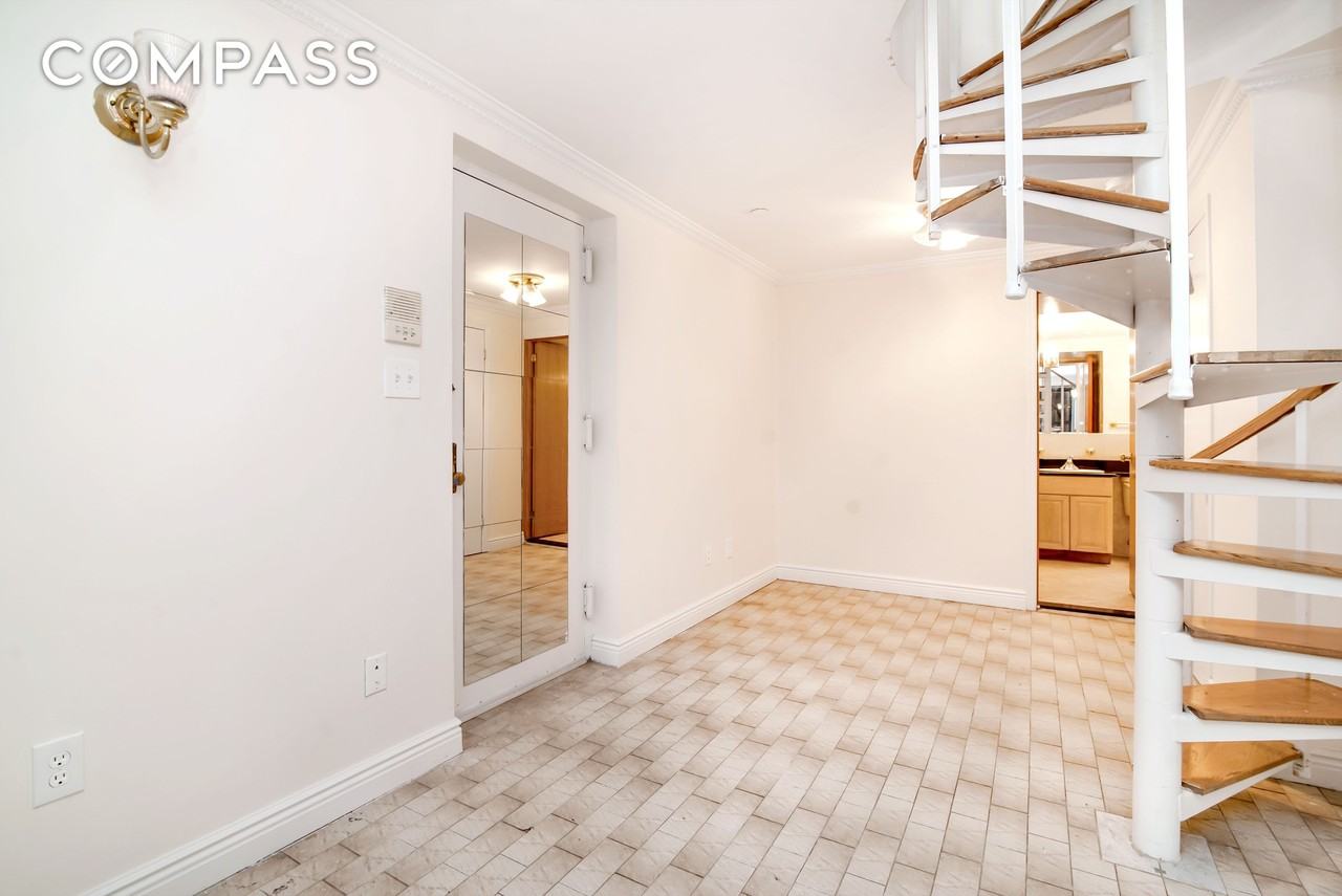 126 E 83rd St #A6 - Photo 4 of 5