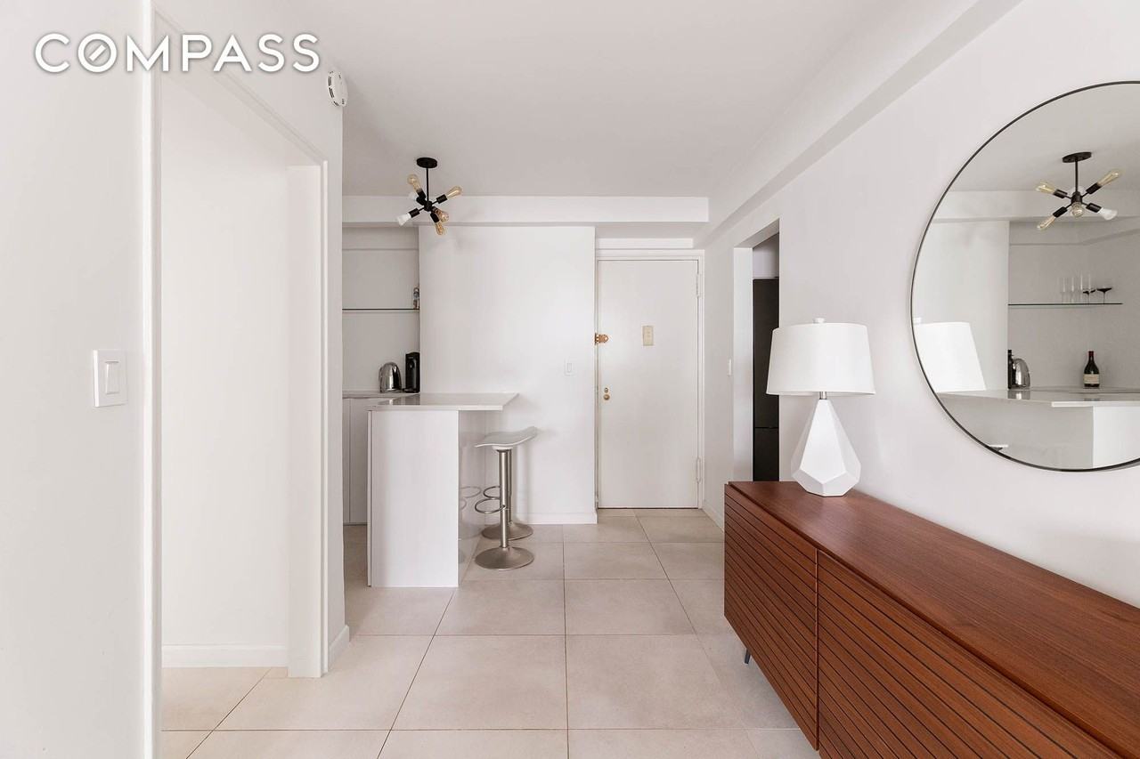 135 E 54th St #6M - Photo 2 of 9