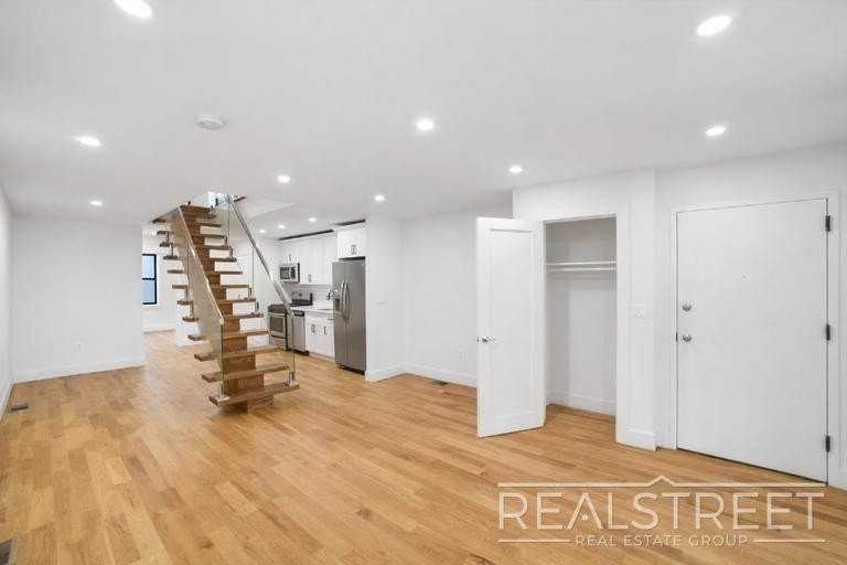 1401 Dean St #1 - Photo 4 of 21