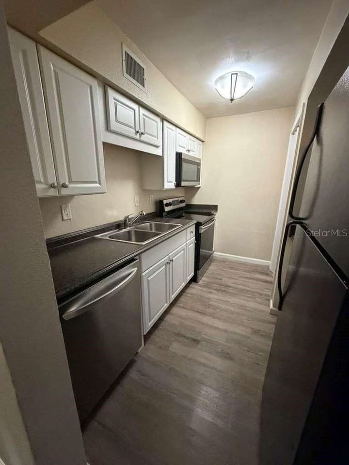 764 Ridenhour Cir #764 - Photo 3 of 10