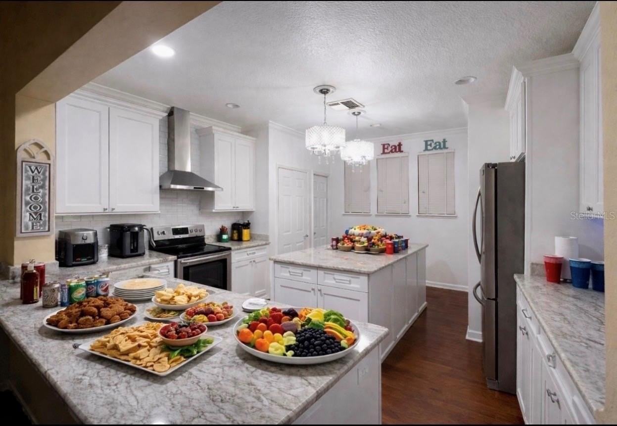 1143 Indigo Dr - Photo 3 of 34