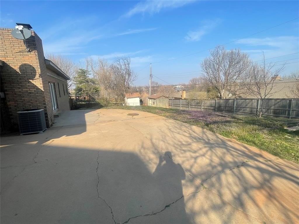 1202 N Kaiser Rd - Photo 3 of 14