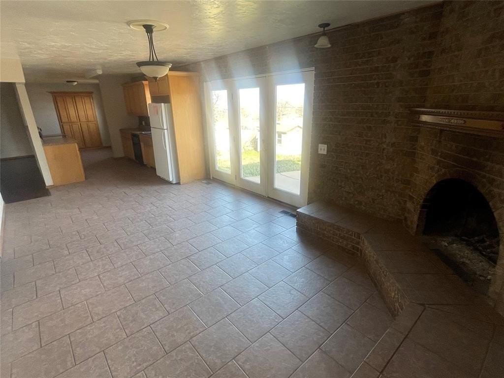 1202 N Kaiser Rd - Photo 4 of 14