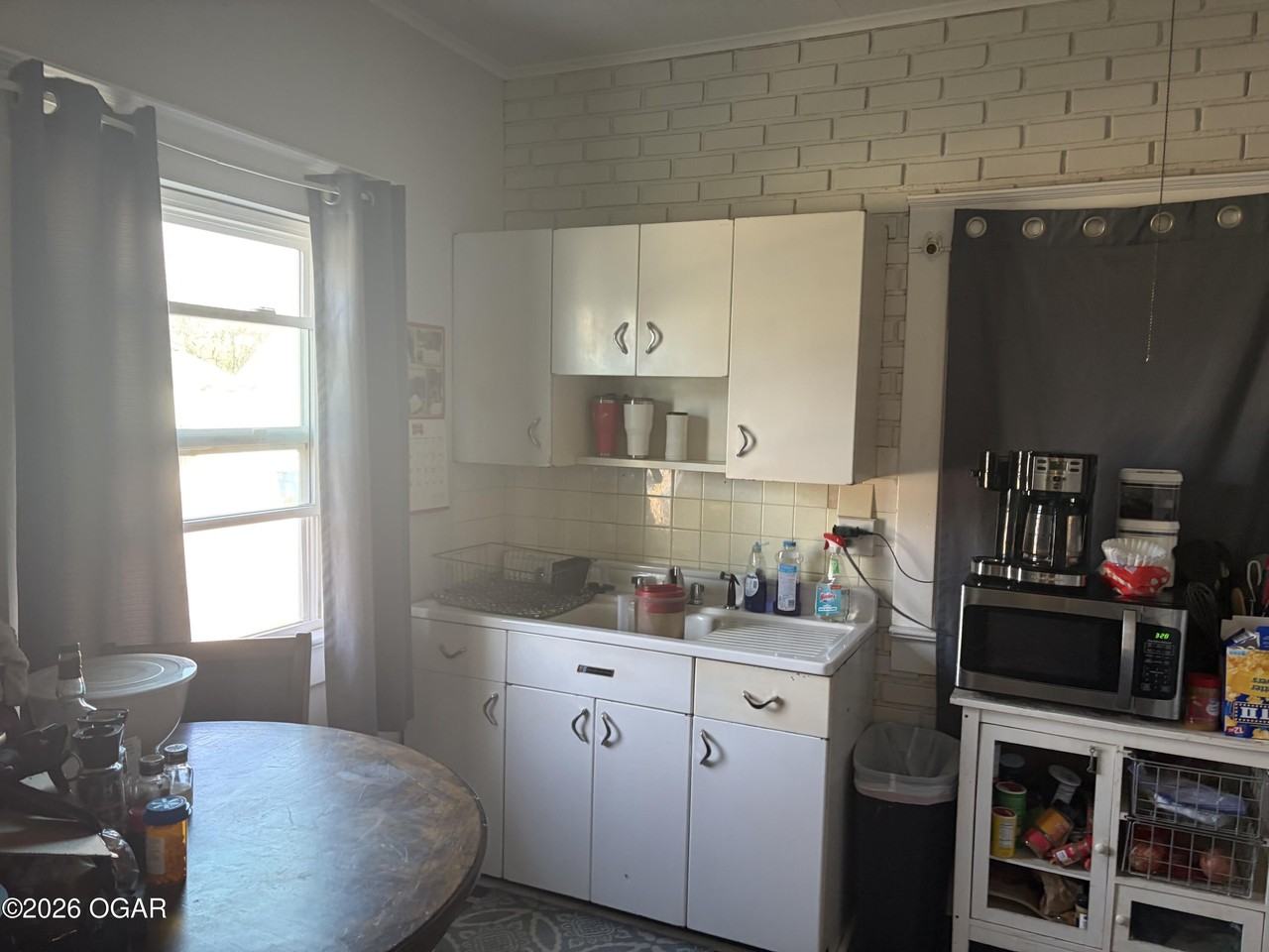 1901 S Murphy Ave - Photo 3 of 9