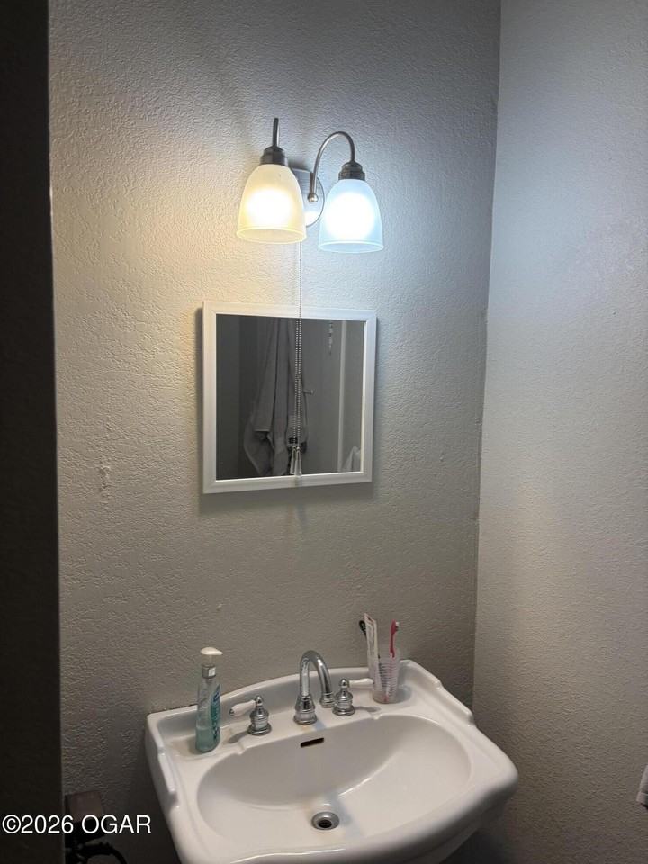 1901 S Murphy Ave - Photo 7 of 9