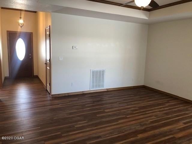 211 N Adams Ave - Photo 2 of 14