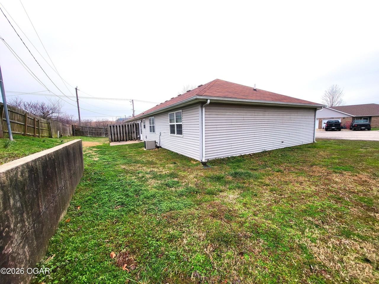 3027 S Jackson Ave - Photo 3 of 22