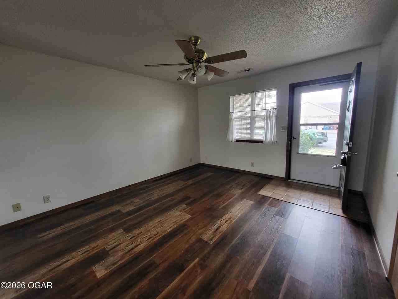 3027 S Jackson Ave - Photo 6 of 22