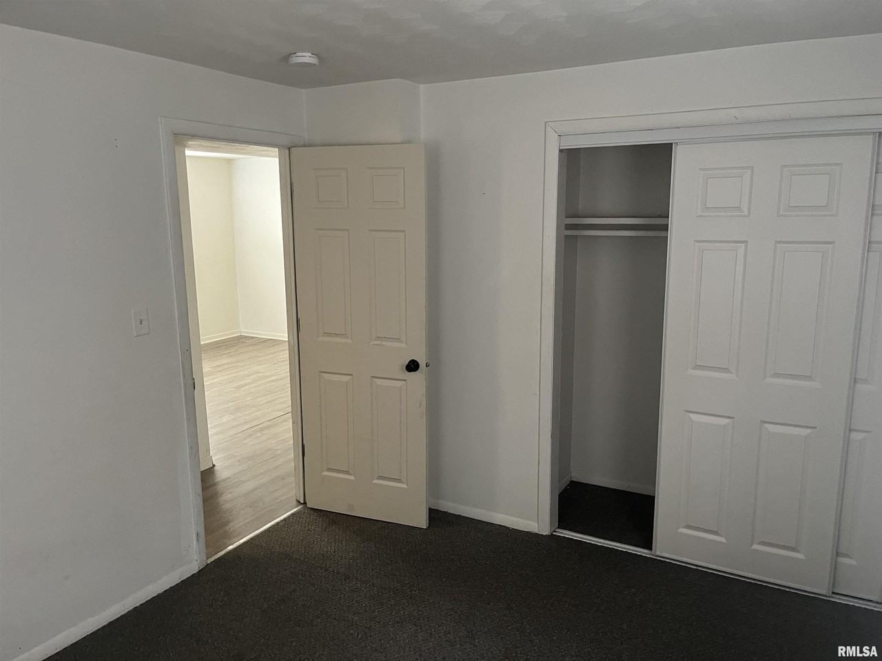 227 W Elm St - Photo 6 of 6