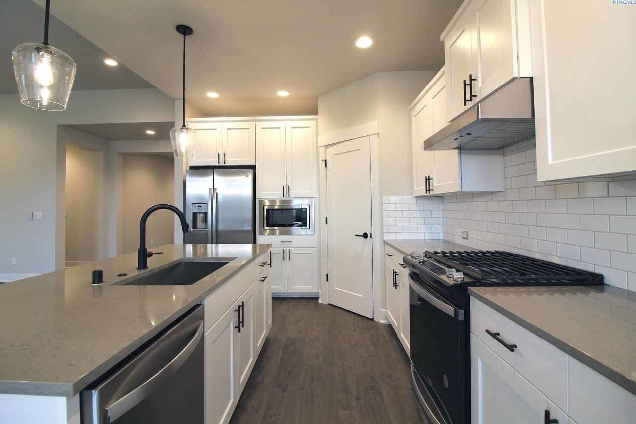 2759 Ketch Rd - Photo 2 of 12