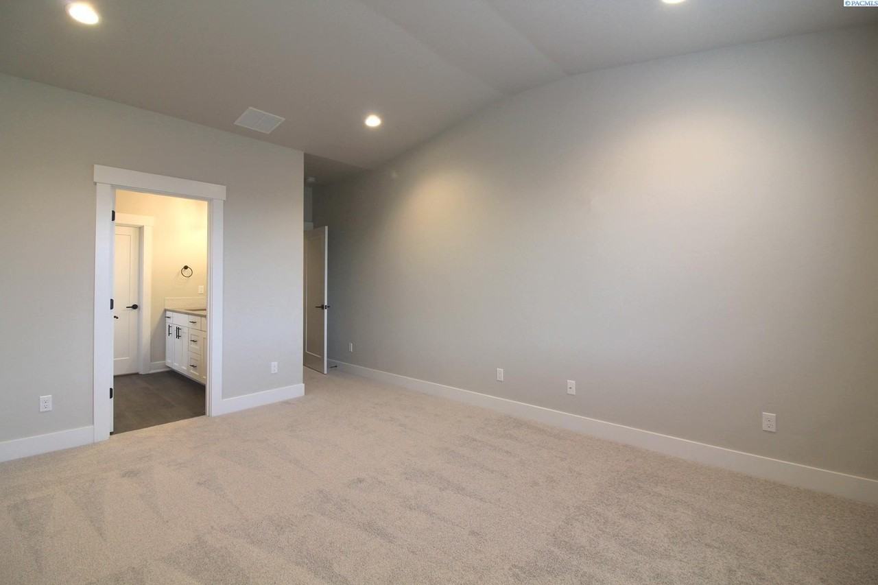 2759 Ketch Rd - Photo 7 of 12