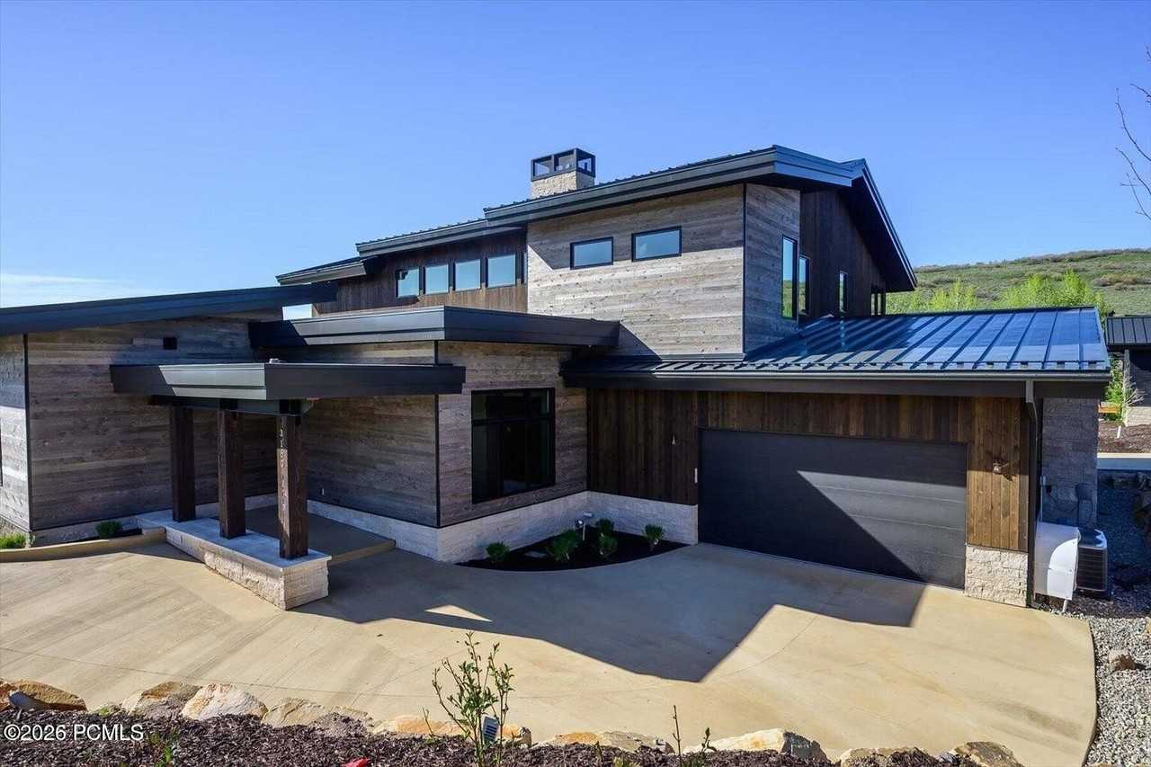 3160 E Arrowhead Trl Unit A - Photo 2 of 43