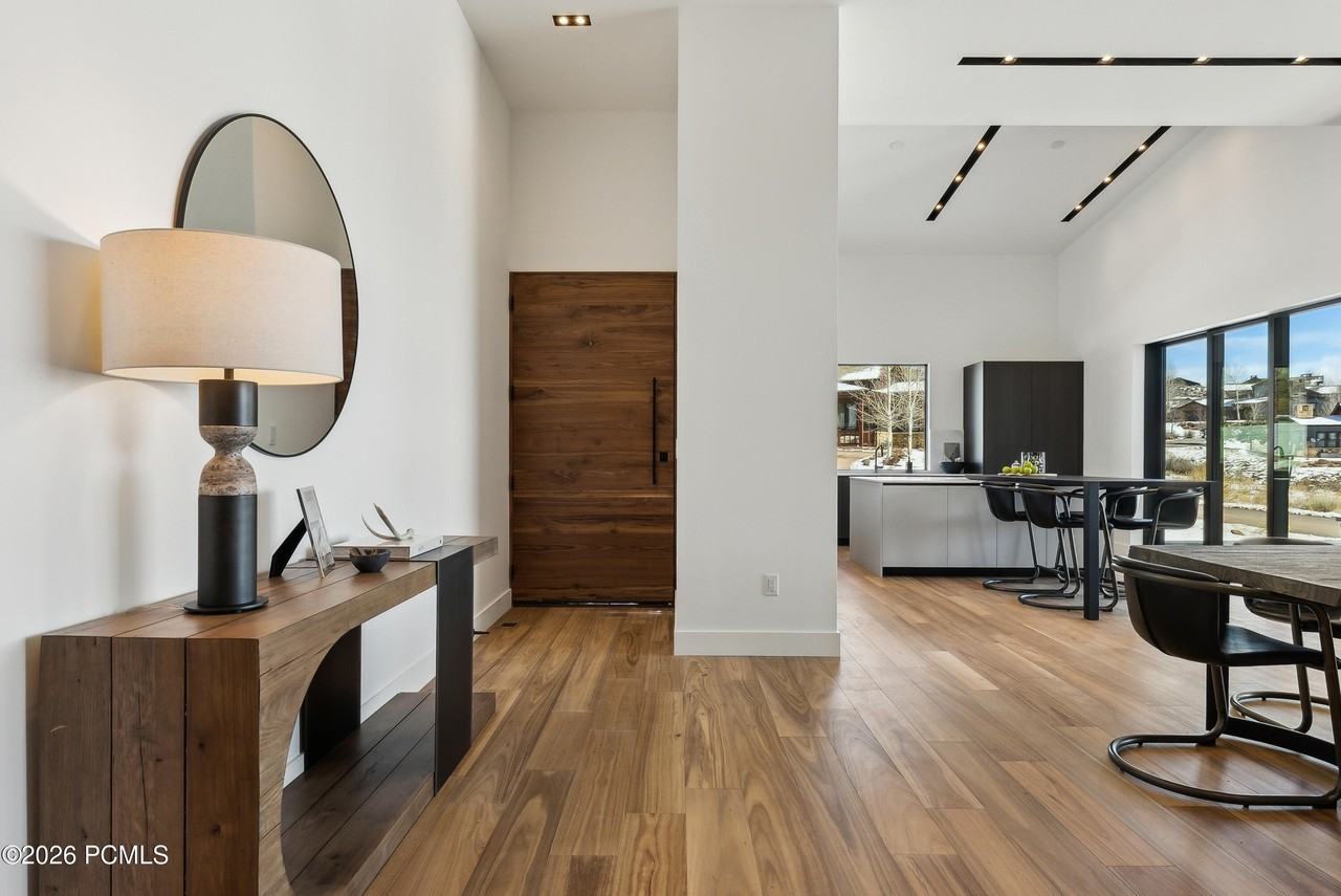 3160 E Arrowhead Trl Unit A - Photo 3 of 43