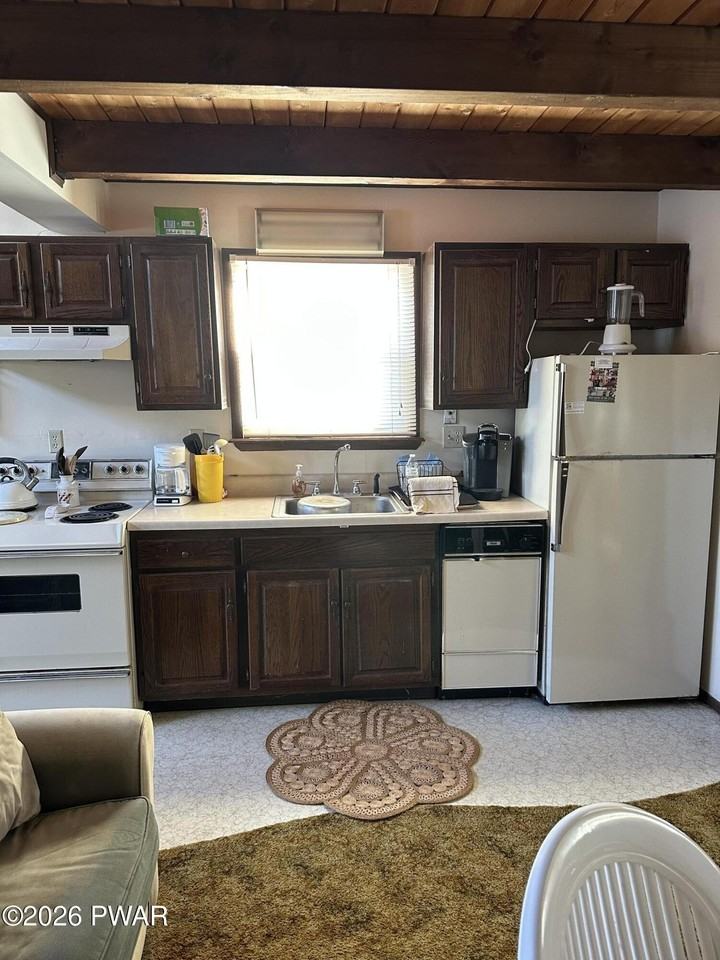 3210 Cherry Ridge Rd - Photo 4 of 50