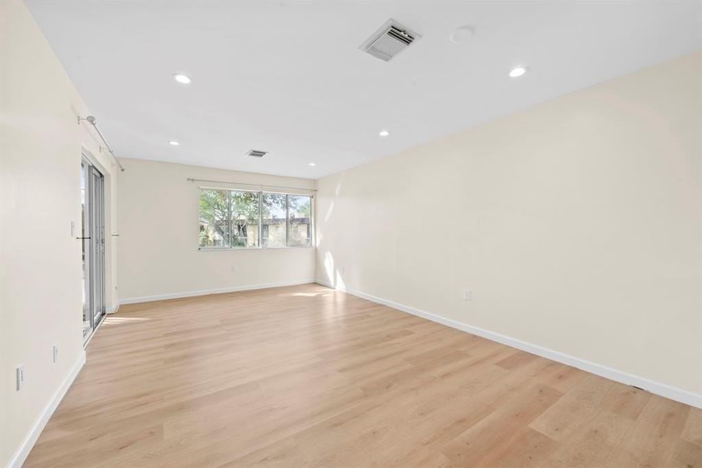 830 Sw 9th Street Cir #204 - Photo 7 of 21