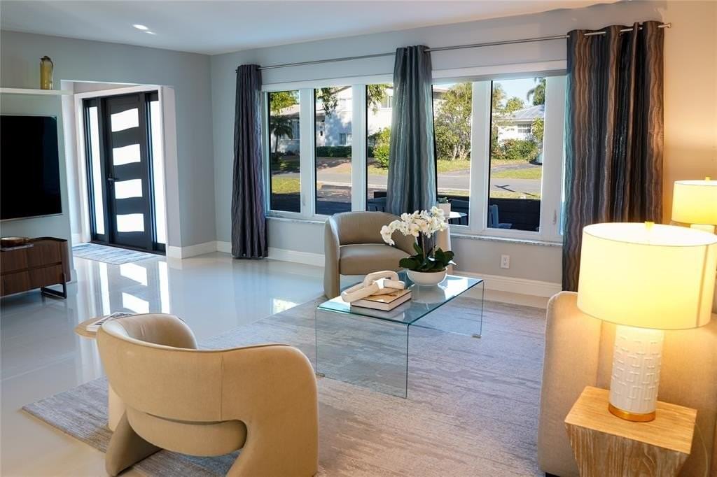 4841 Ne 28th Ave - Photo 3 of 19