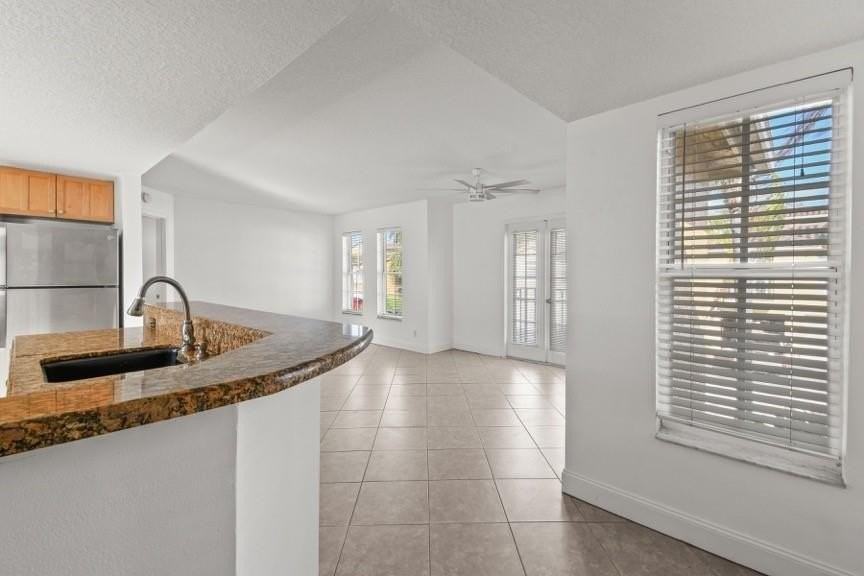 1040 Lake Shore Dr #206 - Photo 4 of 11