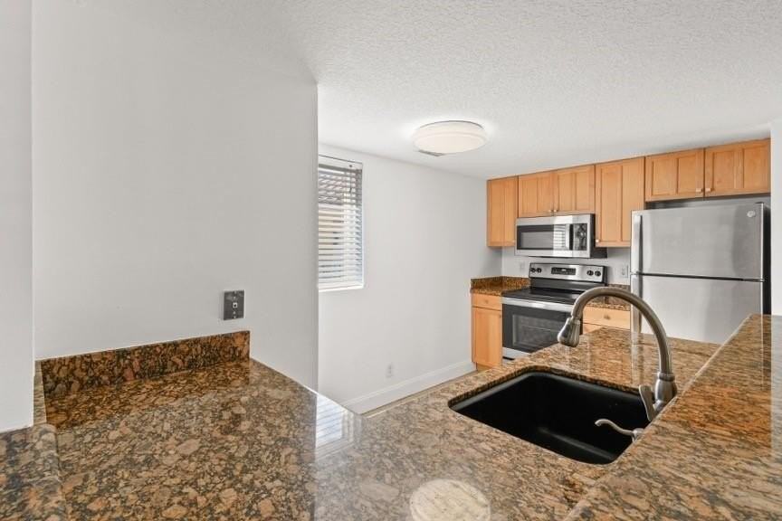 1040 Lake Shore Dr #206 - Photo 6 of 11