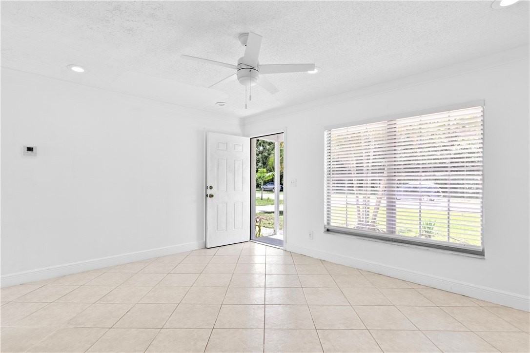 1866 25th St Sw - Photo 4 of 29