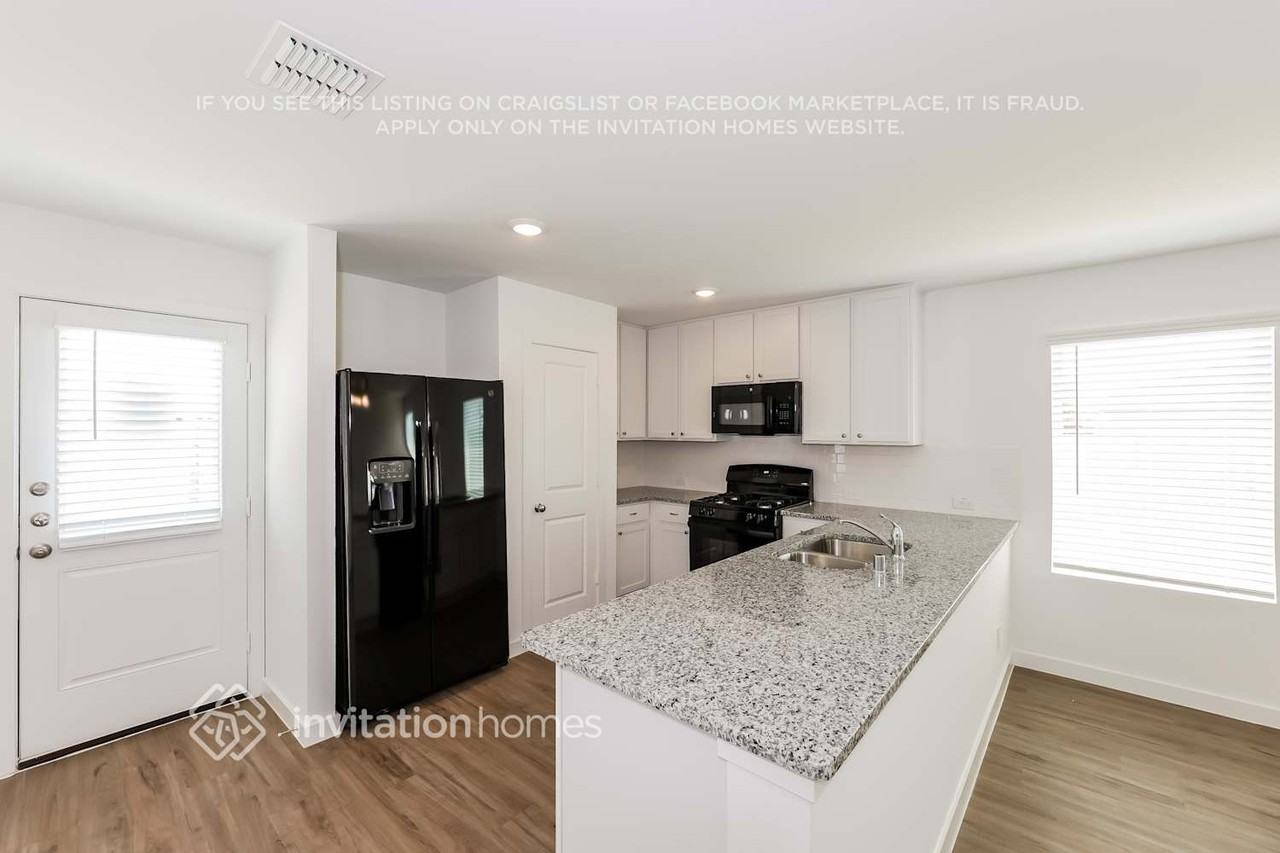 4900 Old Ember Ln - Photo 7 of 17