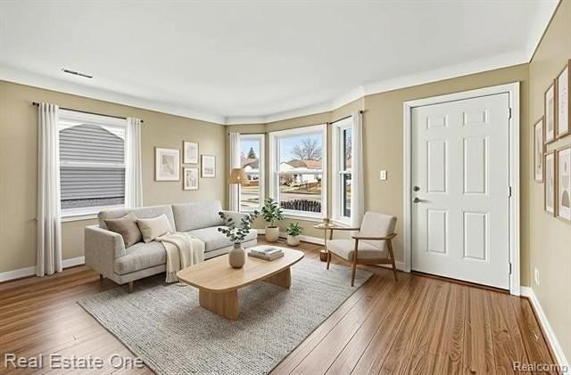 421 W Kalama Ave - Photo 2 of 24