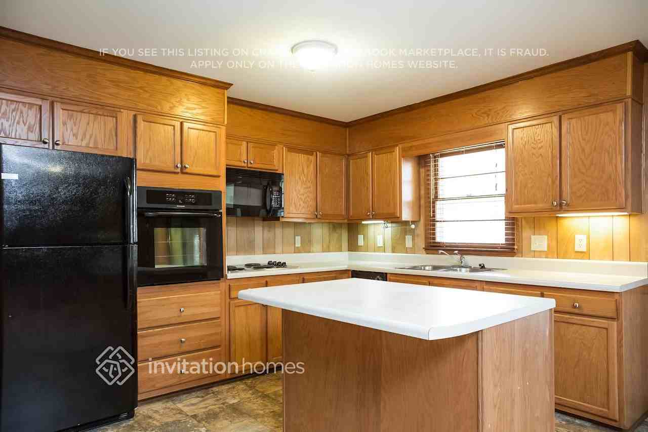 4806 Vickrey Chapel Rd N - Photo 4 of 15