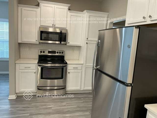 4233 Essex Dr - Photo 5 of 16