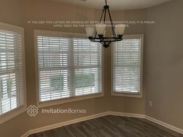 4233 Essex Dr - Photo 6 of 16