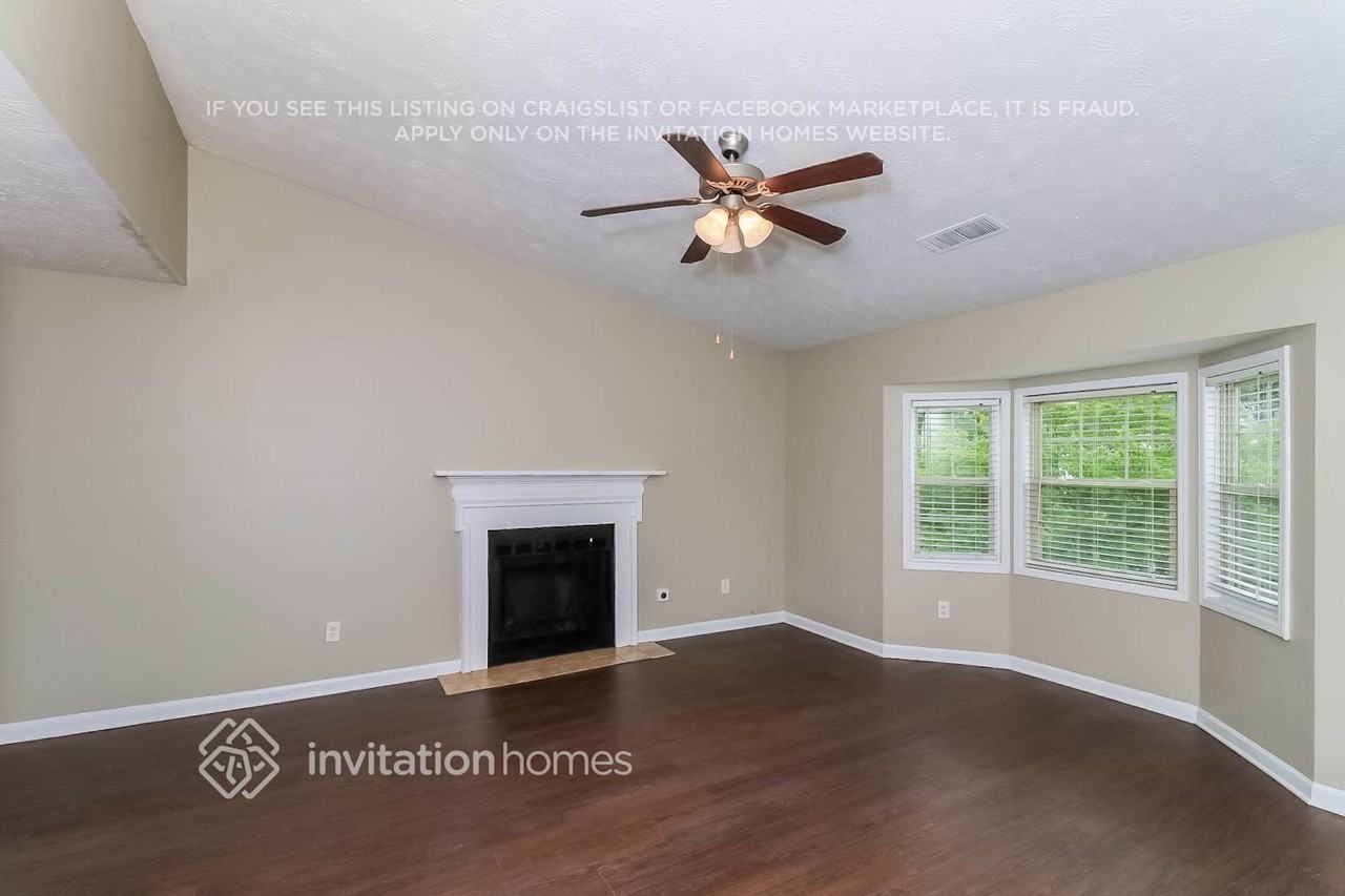3597 Chinaberry Ln - Photo 2 of 17