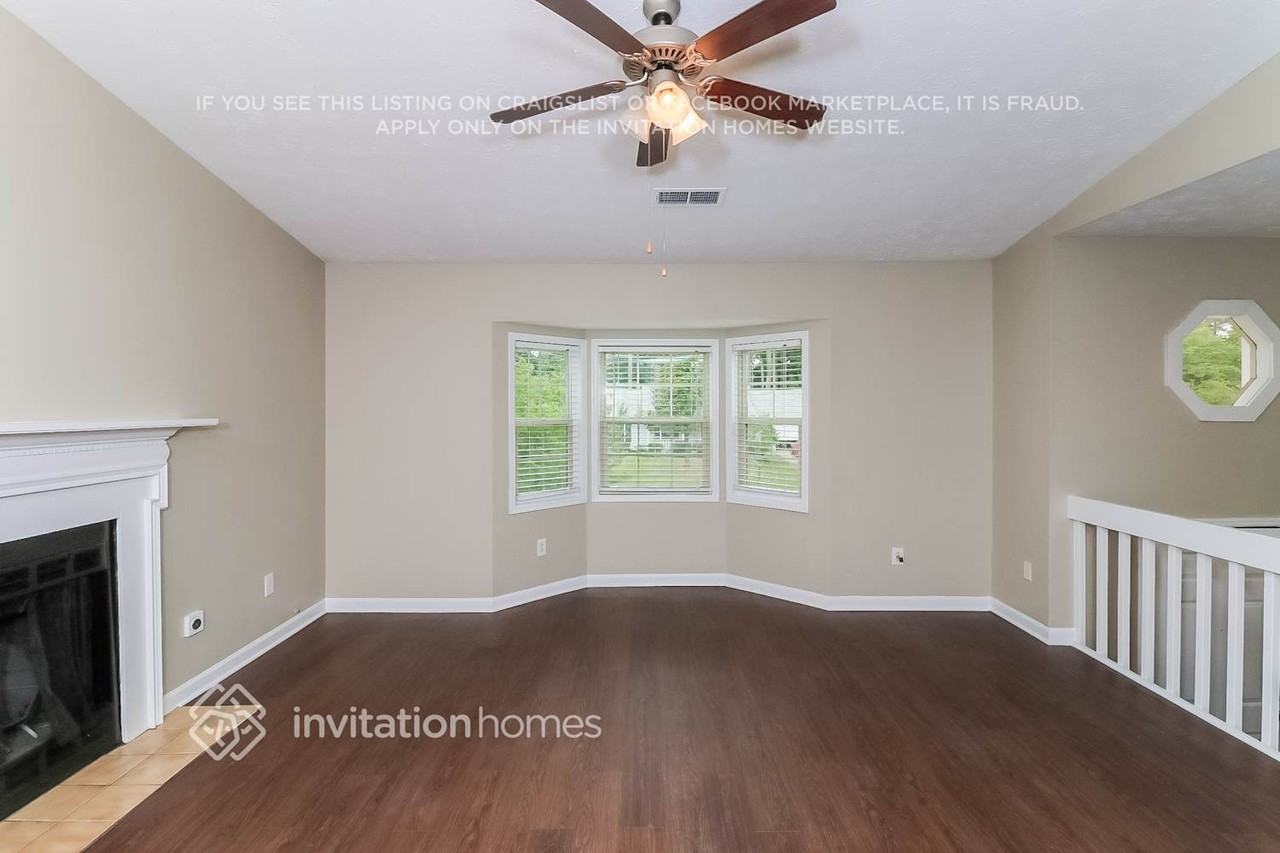 3597 Chinaberry Ln - Photo 3 of 17