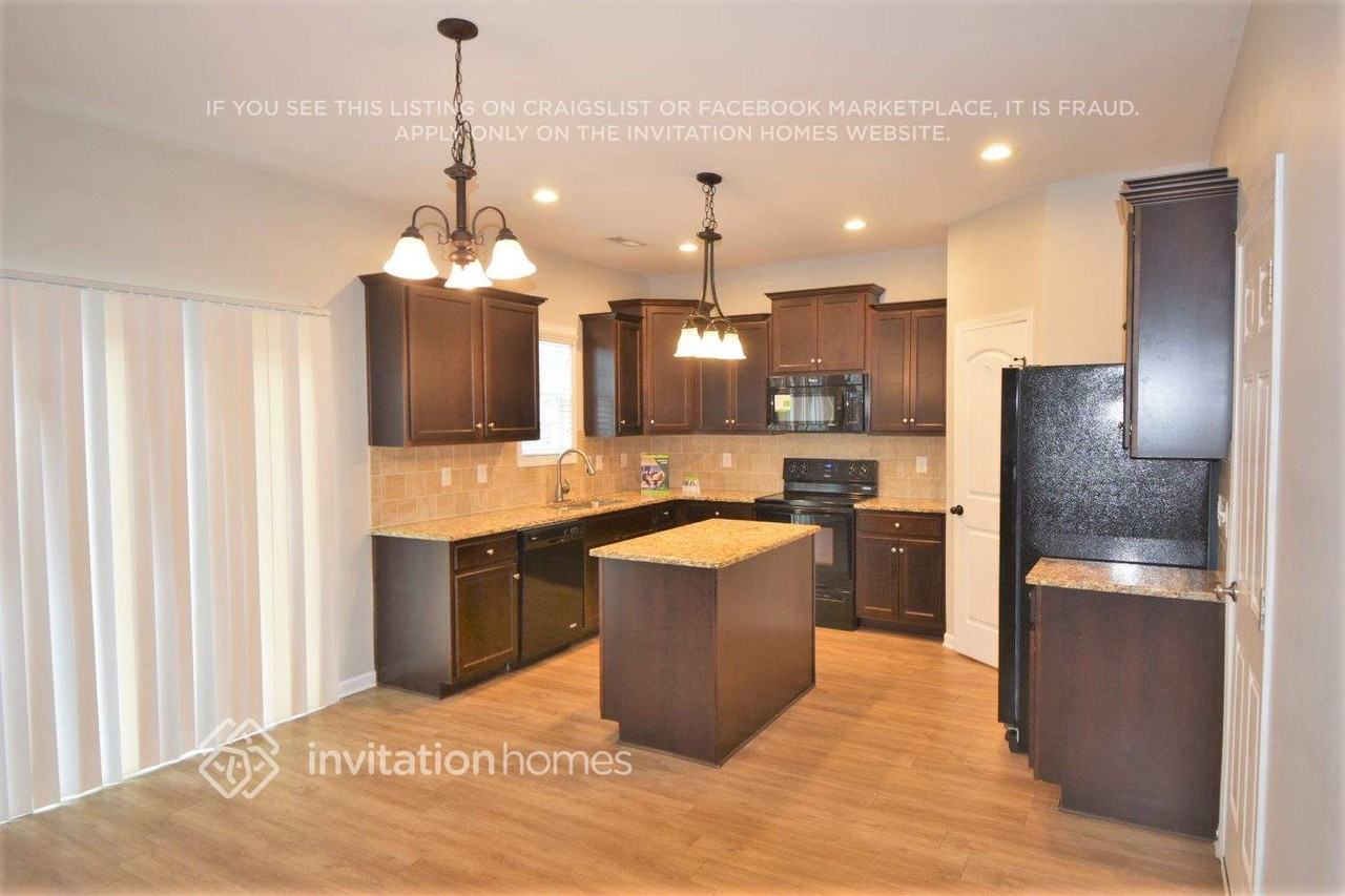 540 Mccarthy Dr - Photo 3 of 14