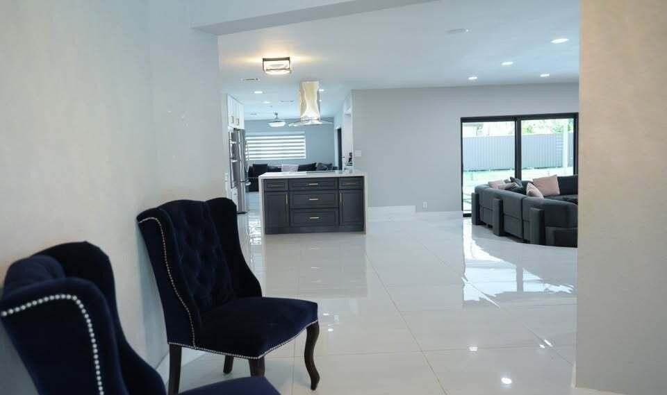 7410 Sw 15th St - Photo 6 of 14