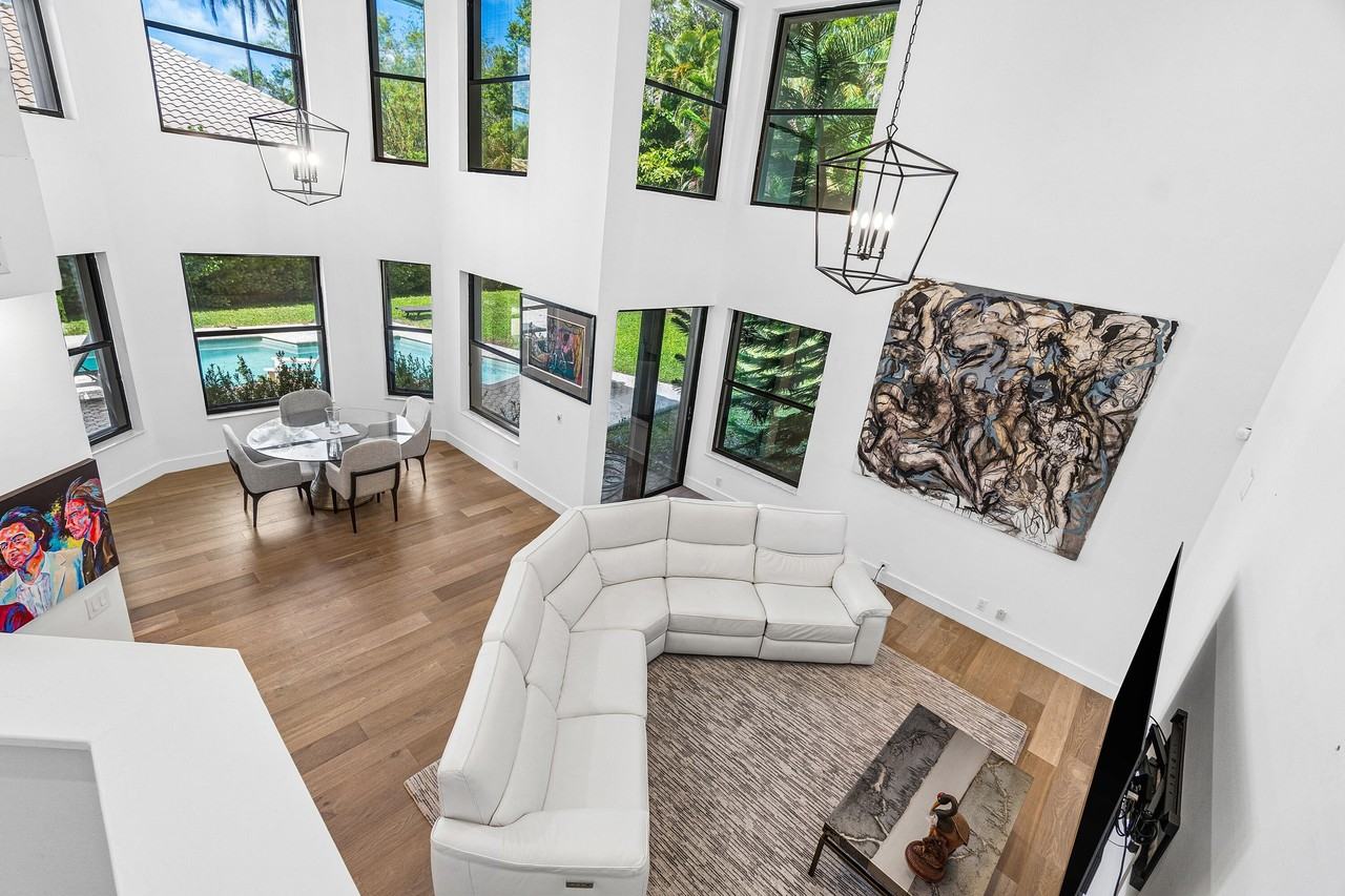 2493 Nw 64th St - Photo 7 of 29