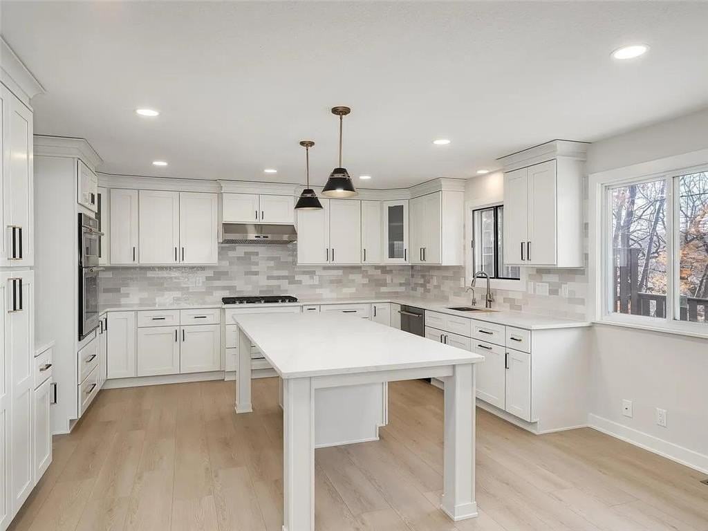 7783 Kingsview Ln N - Photo 5 of 33