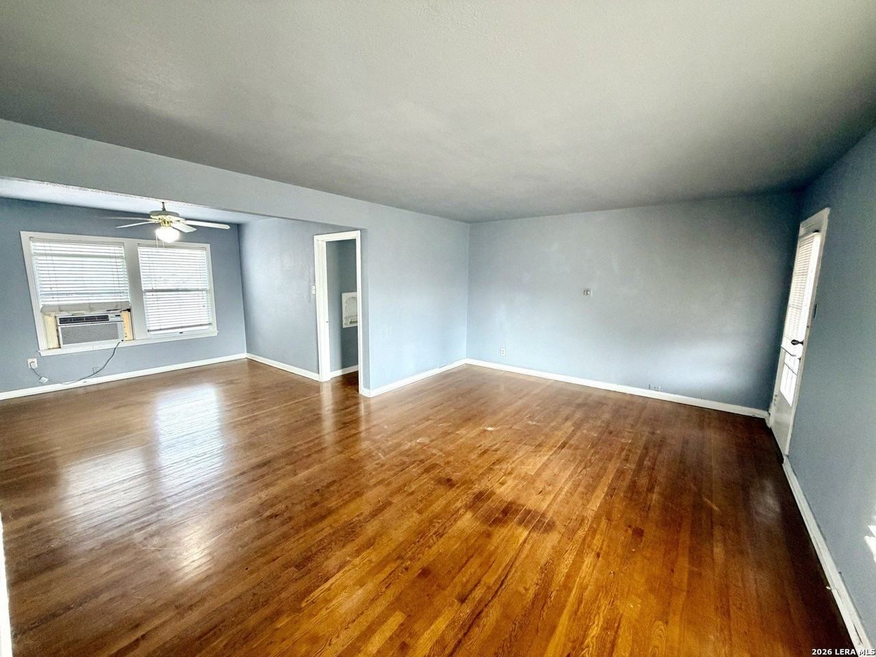 463 Bryn Mawr Dr - Photo 3 of 11