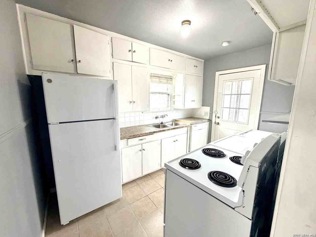 463 Bryn Mawr Dr - Photo 5 of 11