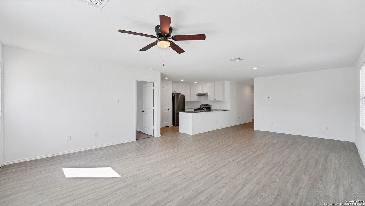 332 Elephants Ear Dr - Photo 4 of 23