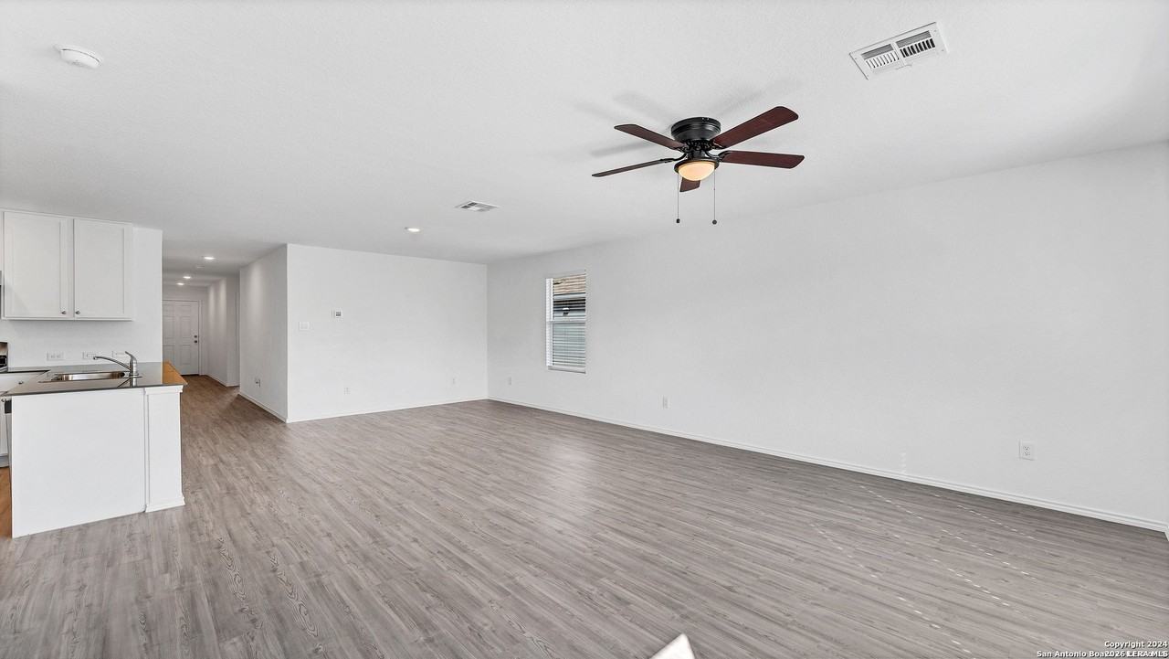 332 Elephants Ear Dr - Photo 5 of 23