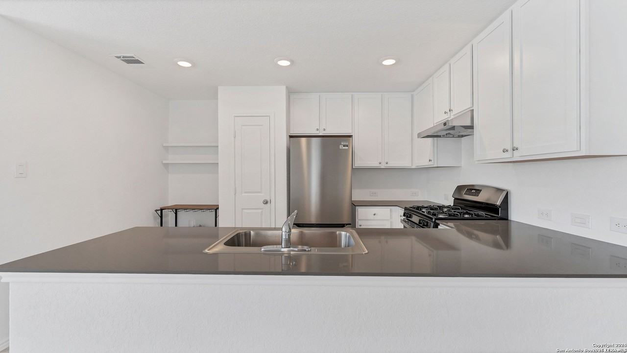 332 Elephants Ear Dr - Photo 7 of 23