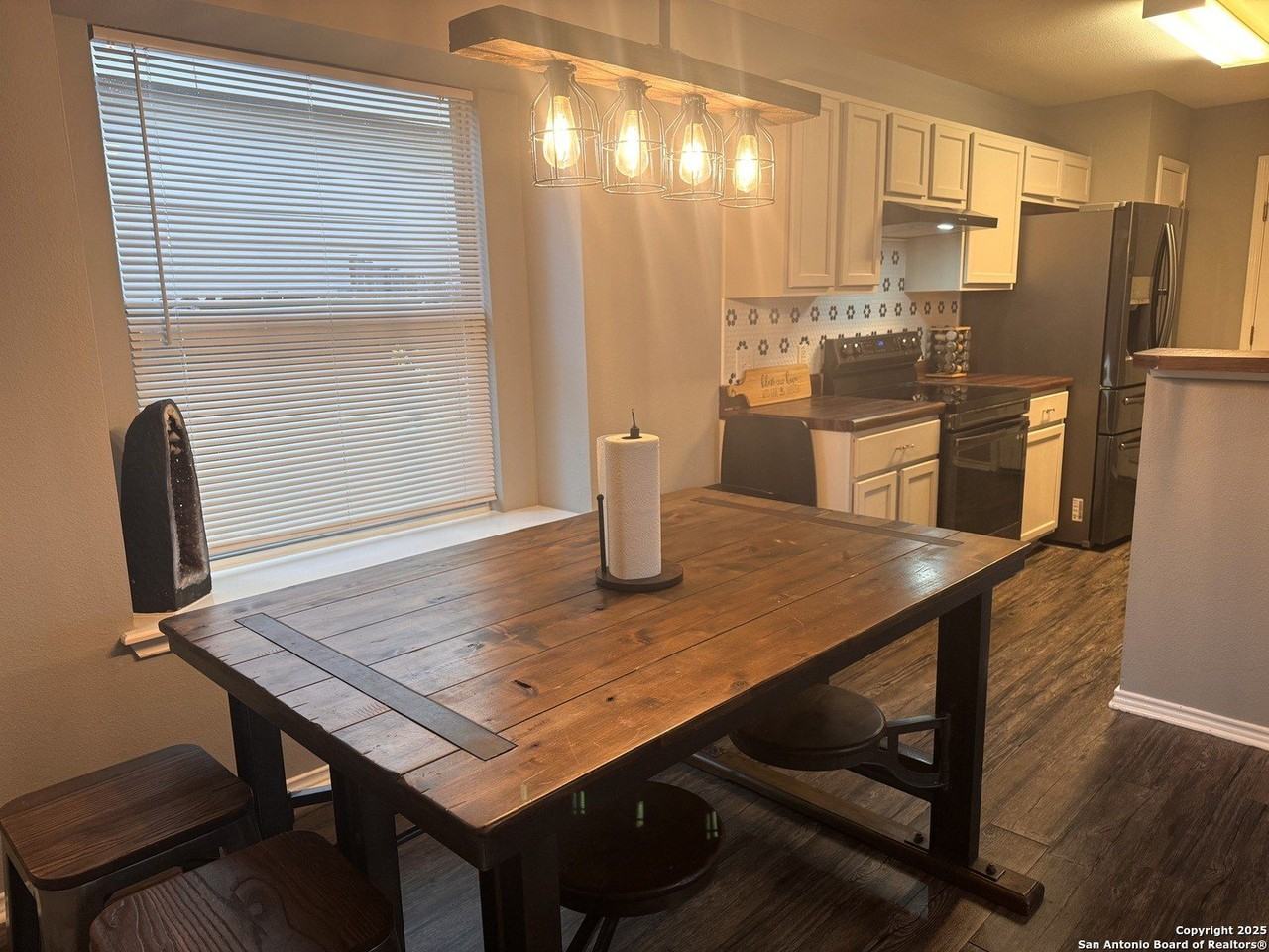 6914 Sandy Point Dr - Photo 6 of 18